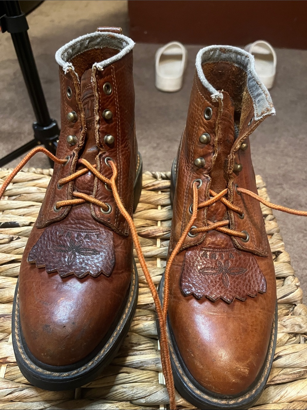 Ariat Chestnut Brown Leather Lace-Up Riding Boots 6.5
